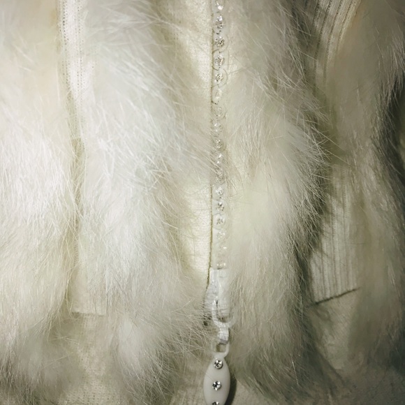 🌺🌺HOST PICK🌺🌺FUR COLLARED WINTER WHITE TOP🌺🌺 - Picture 6 of 8